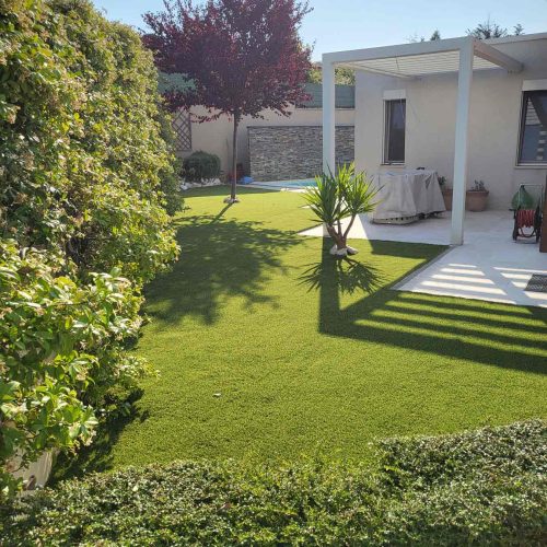 Installazione prato sintetico Ancona